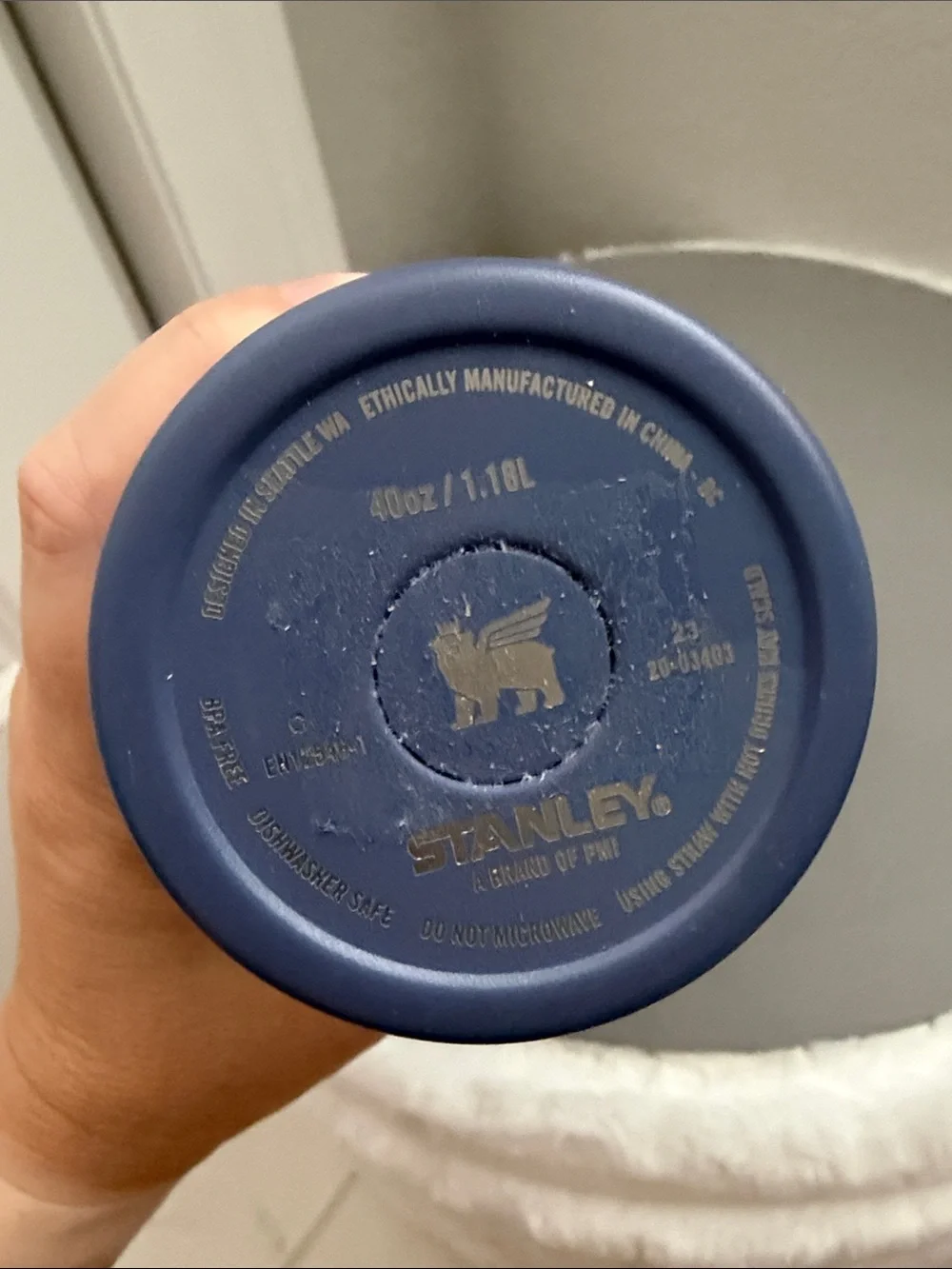 EUC Stanley Twilight 40oz tumbler - Picture 5 of 8
